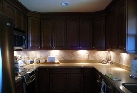 Kitchen cabinet lights